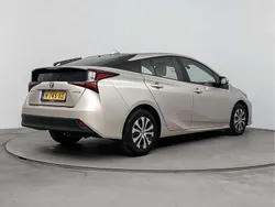 Champagne metallic (licht bruin metallic) Gebruikt 2022 Toyota Prius Executive Hatchback | € 29.445 (Super prijs)