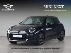 Zwart Gebruikt 2024 Mini Cooper Favoured Hatchback | € 31.950