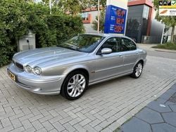Grijs, metallic lak Gebruikt 2003 Jaguar X-type Sedan | € 3.250 (Eerlijke prijs)