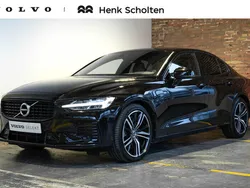 Zwart Gebruikt 2020 Volvo S60 R-Design Sedan | € 29.950 (Eerlijke prijs)