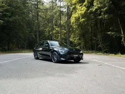 Zwart Gebruikt 2022 BMW 330 Stationwagen | € 37.500 (Goede deal)