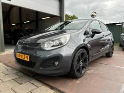 Grijs Gebruikt 2012 Kia Rio Hatchback | € 3.500 (Eerlijke prijs)