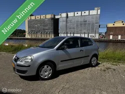 Grijs Gebruikt 2009 VW Polo Hatchback | € 2.500 (Goede deal)