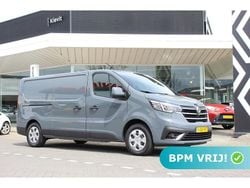 Gris urban (licht grijs) Gebruikt 2024 Renault Trafic Van | € 26.950