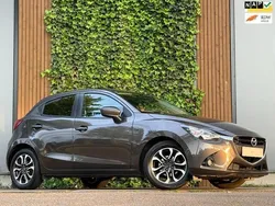 Bruin Gebruikt 2016 Mazda 2 Hatchback | € 10.990