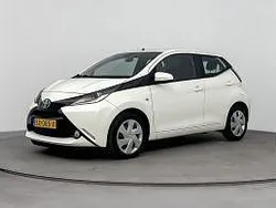 Wit Gebruikt 2018 Toyota Aygo Hatchback | € 10.745 (Eerlijke prijs)
