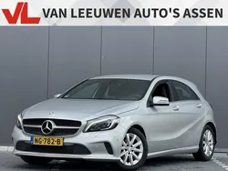 Grijs, metallic lak Gebruikt 2017 Mercedes A180 Edition Hatchback | € 11.448 (Eerlijke prijs)