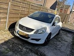 Wit Gebruikt 2009 Opel Corsa Edition MPV | € 1.100 (Eerlijke prijs)