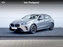 Grijs, metallic lak Gebruikt 2024 BMW 120 Comfort Edition Hatchback | € 39.900 (Goede deal)