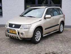 Beige, metallic lak Gebruikt 2006 Suzuki Grand Vitara Exclusive SUV | € 7.950 (Eerlijke prijs)
