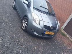 Grijs Gebruikt 2006 Toyota Yaris Verso Luna MPV | € 3.999 (Iets duurder)