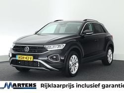 Zwart Gebruikt 2025 VW T-Roc Edition SUV | € 34.949 (Eerlijke prijs)