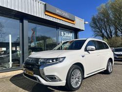 Licht wit parelmoer Gebruikt 2019 Mitsubishi Outlander P-HEV SUV | € 27.795 (Duur)