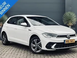 Wit Gebruikt 2024 VW Polo R-line Hatchback | € 24.950 (Eerlijke prijs)