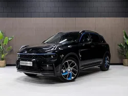 Zwart, metallic lak Gebruikt 2022 Lynk & Co 01 SUV | € 25.950 (Eerlijke prijs)