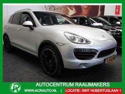 Grijs, metallic lak Gebruikt 2012 Porsche Cayenne SUV | € 18.935 (Eerlijke prijs)