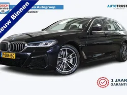 Zwart Gebruikt 2022 BMW 520 M Sport Stationwagen | € 33.450 (Super prijs)