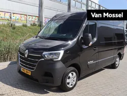 Zwart nacre 676 Gebruikt 2023 Renault Master Van | € 27.430 (Iets duurder)