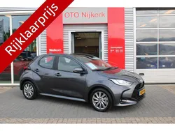 Grijs Gebruikt 2023 Toyota Yaris Hybrid Limited Hatchback | € 24.900 (Eerlijke prijs)