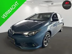 Blauw Gebruikt 2015 Toyota Auris Executive Hatchback | € 14.945 (Goede deal)
