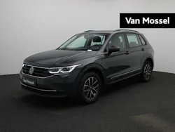 Grijs Gebruikt 2022 VW Tiguan Life SUV | € 34.900 (Eerlijke prijs)
