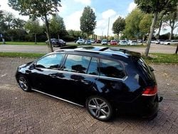 Zwart Gebruikt 2017 VW Golf VII Highline Stationwagen | € 16.750 (Eerlijke prijs)