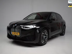 Zwart Gebruikt 2022 BMW iX Executive SUV | € 61.945 (Goede deal)
