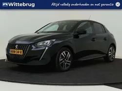 Zwart Gebruikt 2023 Peugeot 208 Allure Hatchback | € 16.925 (Eerlijke prijs)