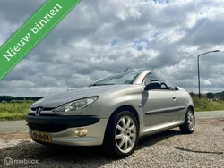 Grijs Gebruikt 2002 Peugeot 206 CC Cabriolet | € 1.750 (Eerlijke prijs)