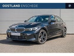 Zwart Gebruikt 2025 BMW 330e Comfort Edition Sedan | € 52.500 (Goede deal)