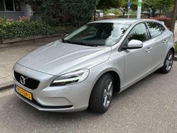 Grijs Gebruikt 2017 Volvo V40 Stationwagen | € 15.600 (Eerlijke prijs)