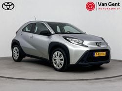 Grijs Gebruikt 2022 Toyota Aygo X Play SUV | € 15.999