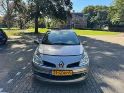 Beige Gebruikt 2008 Renault Clio II Hatchback | € 3.200 (Eerlijke prijs)