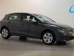 Grijs Gebruikt 2021 VW Golf VIII Life Hatchback | € 20.950 (Eerlijke prijs)