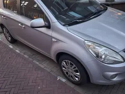 Zilver Gebruikt 2010 Hyundai i20 Dynamiq MPV | € 2.500