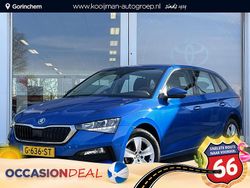Race blue metallic (blauw metallic) Gebruikt 2019 Skoda Scala Ambition Hatchback | € 13.950 (Eerlijke prijs)