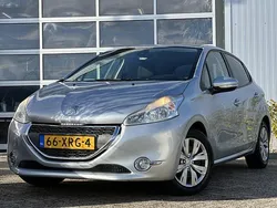 Grijs, metallic lak Gebruikt 2012 Peugeot 208 Envy Hatchback | € 4.450 (Eerlijke prijs)