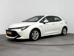 Wit Gebruikt 2020 Toyota Corolla Active Hatchback | € 19.745 (Eerlijke prijs)