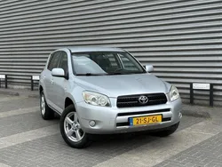 Grijs Gebruikt 2006 Toyota RAV4 Sol SUV | € 8.495 (Goede deal)