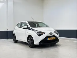Wit Gebruikt 2020 Toyota Aygo X-play Hatchback | € 12.949 (Goede deal)