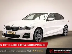 Wit Gebruikt 2020 BMW 330e M Sport Sedan | € 27.295 (Iets duurder)
