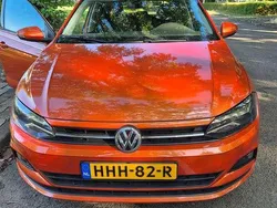 Oranje Gebruikt 2018 VW Polo Beats Hatchback | € 13.000 (Goede deal)