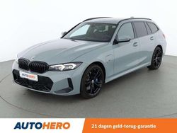 Grijs Gebruikt 2022 BMW 330e M Sport Stationwagen | € 41.149 (Eerlijke prijs)