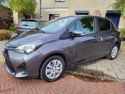 Grijs Gebruikt 2017 Toyota Yaris Hatchback | € 9.750 (Super prijs)
