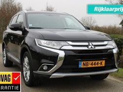 Zwart Gebruikt 2017 Mitsubishi Outlander Intense SUV | € 18.900 (Super prijs)