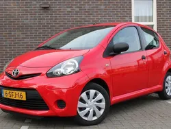 Rood Gebruikt 2013 Toyota Aygo Hatchback | € 4.999 (Iets duurder)