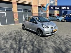 Grijs Gebruikt 2011 Toyota Aygo Cool Hatchback | € 2.999 (Goede deal)