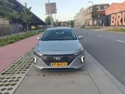 Grijs Gebruikt 2016 Hyundai Ioniq Comfort Sedan | € 11.000 (Eerlijke prijs)