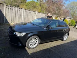 Zwart Gebruikt 2016 Audi A3 Hatchback | € 13.750 (Eerlijke prijs)