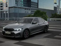 Grijs Nieuw 2025 BMW 330e M Sport Sedan | € 73.071 (Eerlijke prijs)